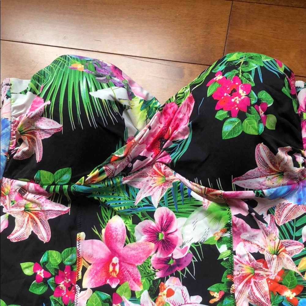 Everyday Sunday Tankini Top - Picture 7 of 10